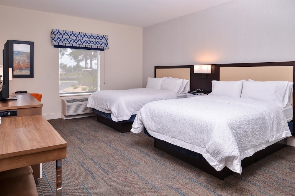 Hampton Inn Benson Nc 18/66