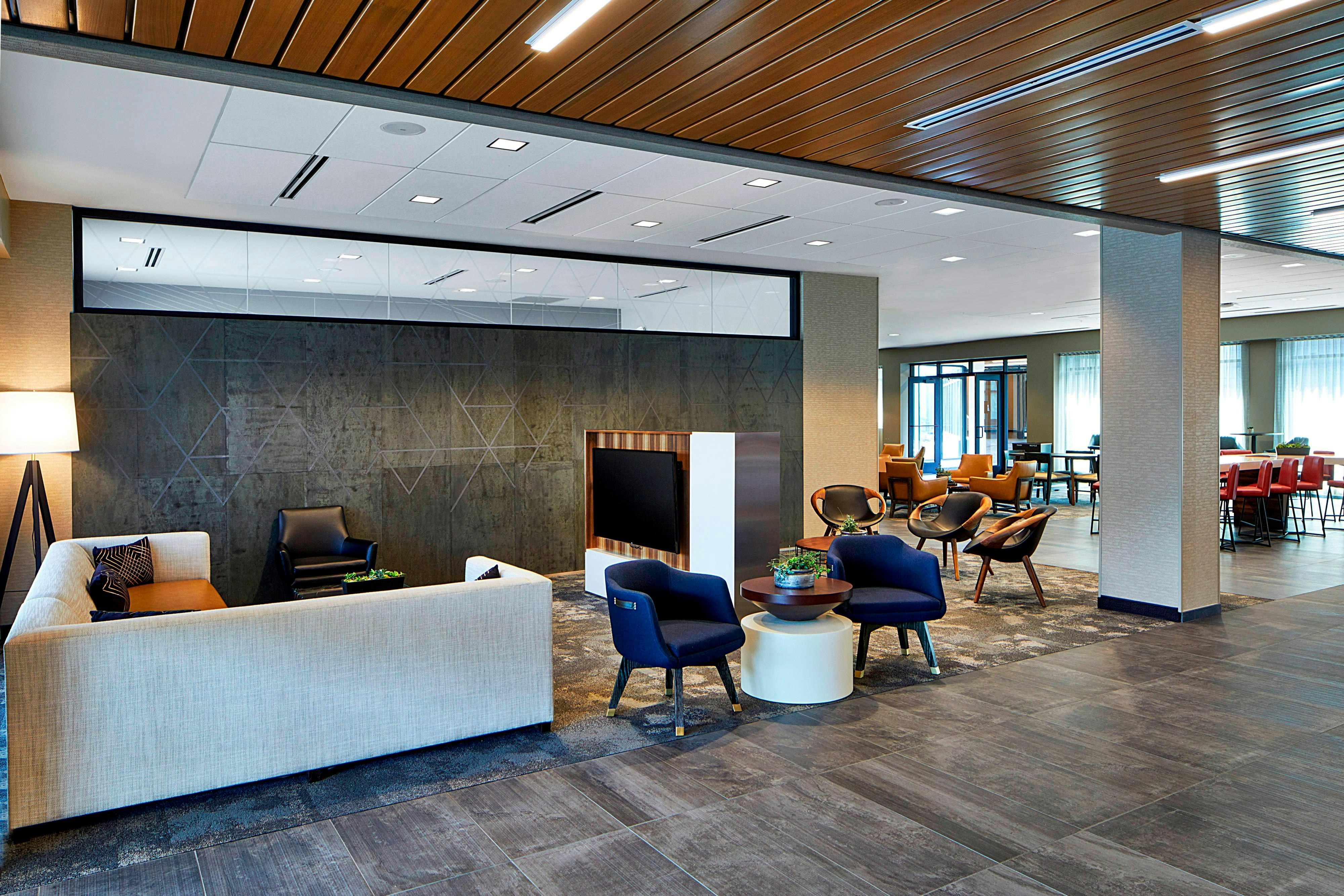 Courtyard By Marriott Minneapolis West 7/51