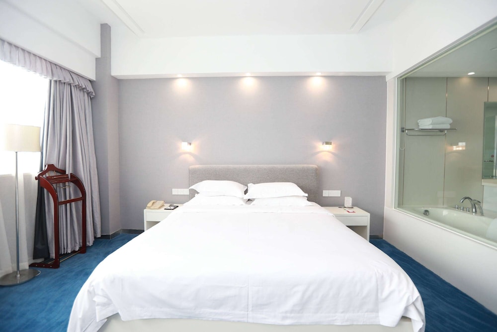 Ramada Plaza by Wyndham Riverside Hangzhou 8/28