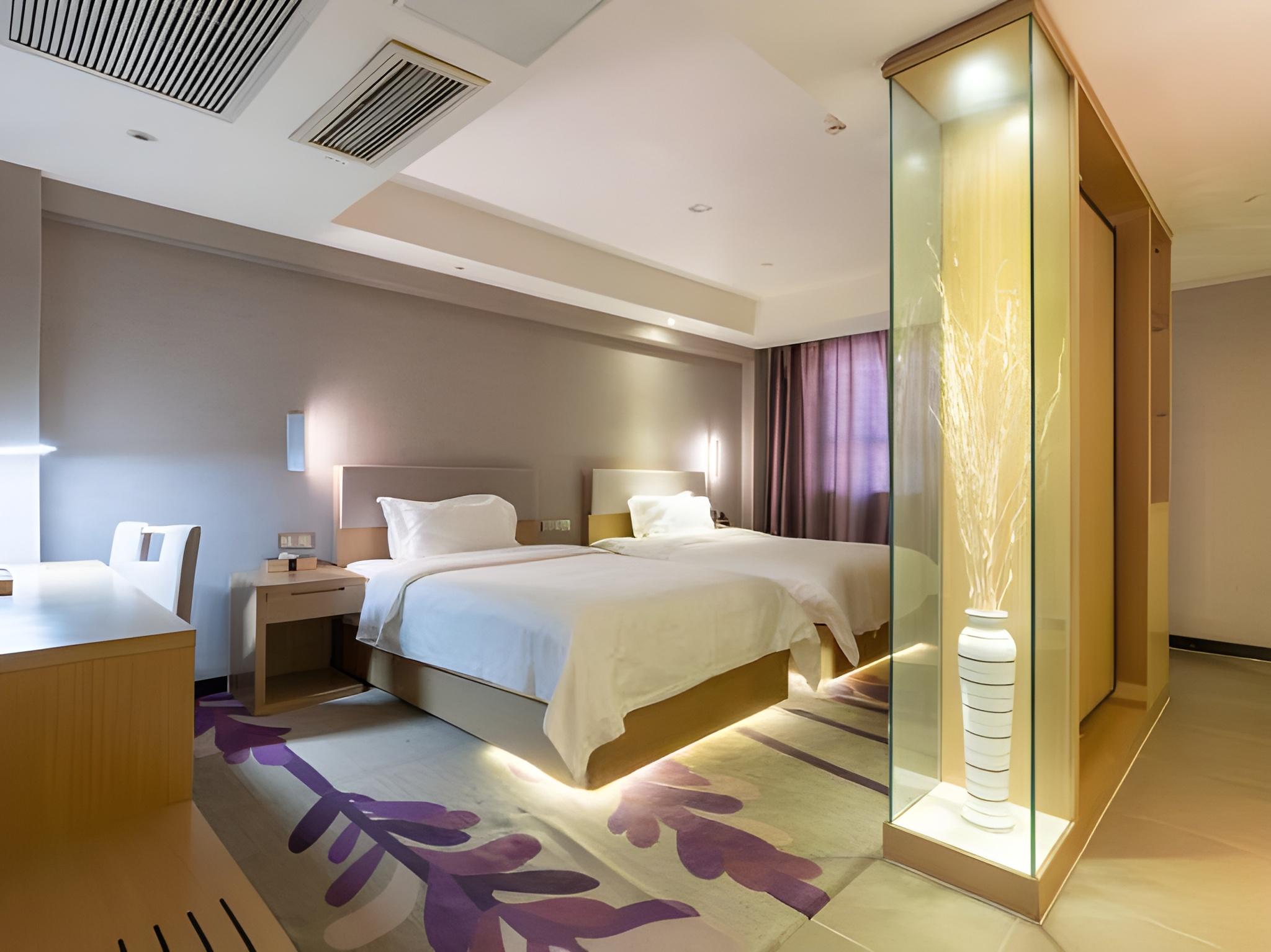 DELUXE, TWIN BEDS