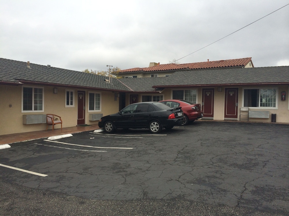 Town and Country Inn 36/50