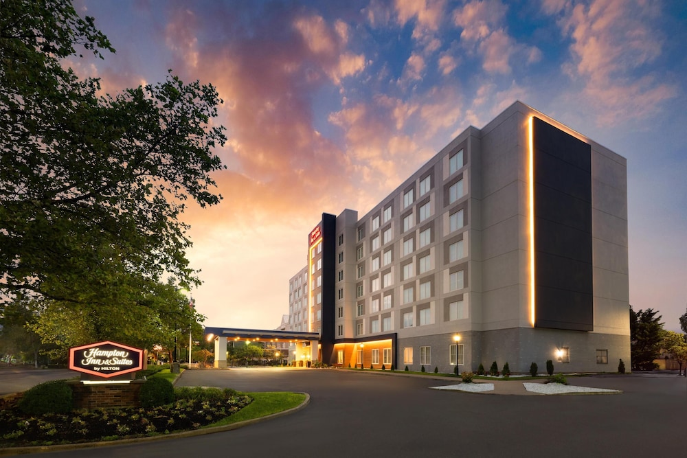 Hampton Inn and Suites Newark Airport Elizabeth in ELIZABETH - NJ