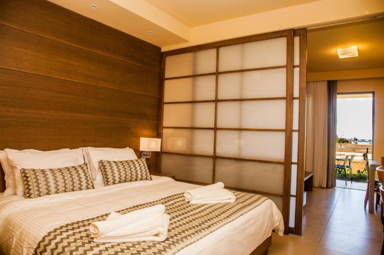 Ilion Beach Hotel 7/36