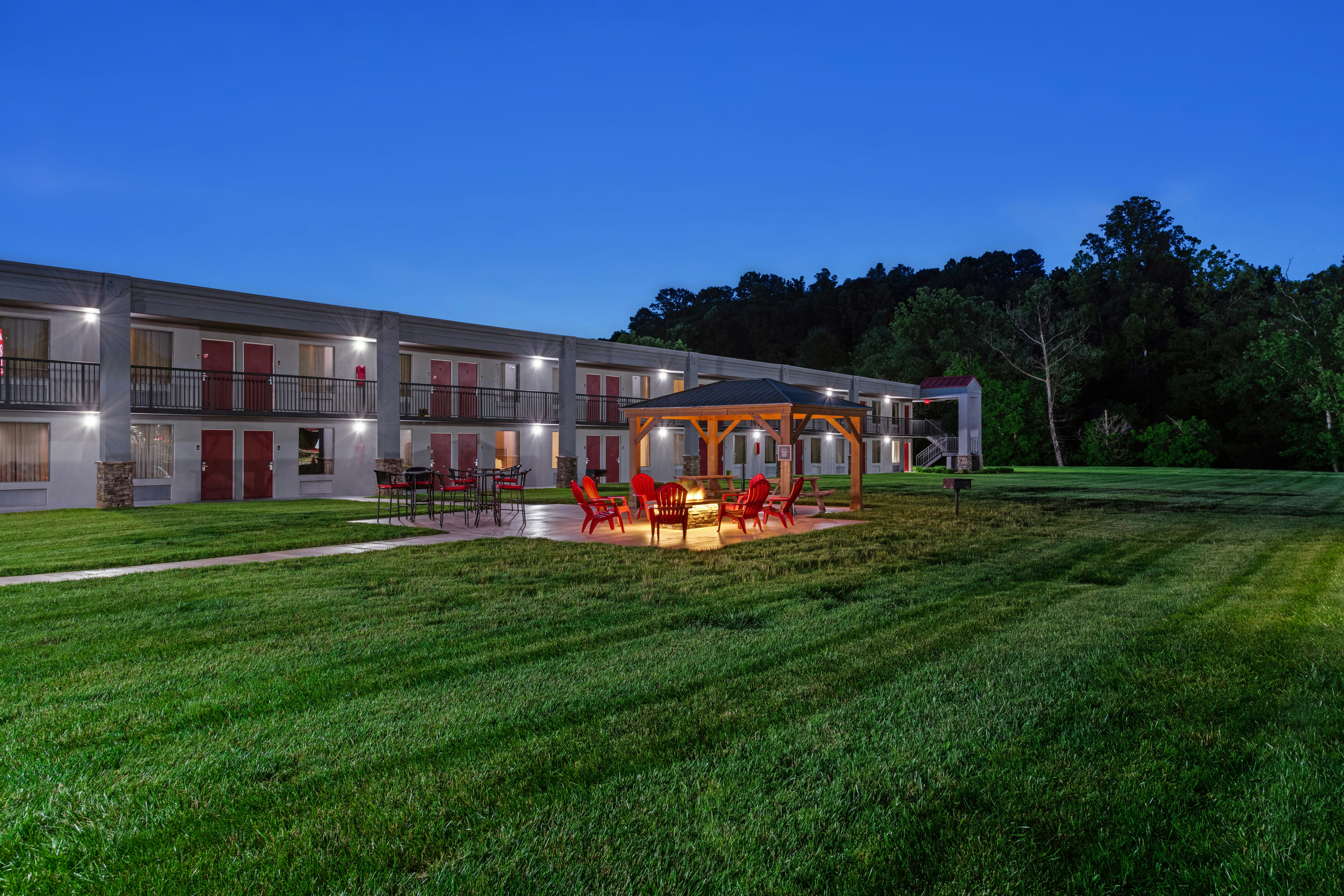 Red Roof Inn & Suites Wilkesboro 31/32