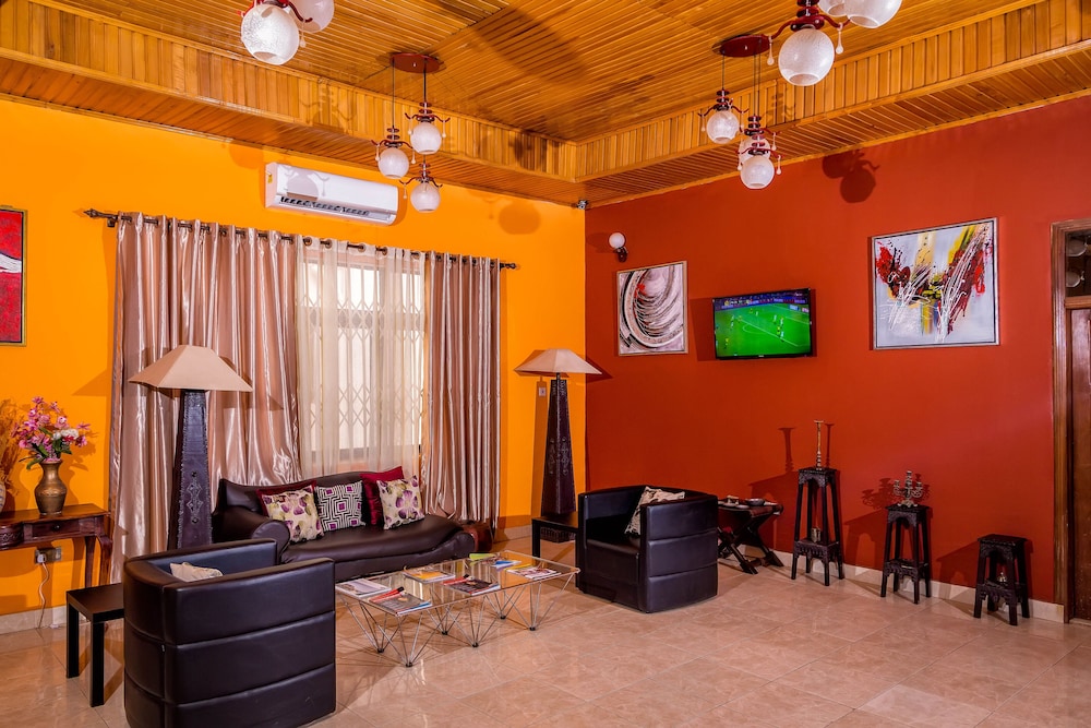 Oriental Hotel North Legon - Adults Only 34/39
