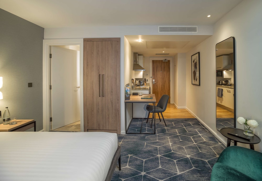 Hyatt House London Stratford 12/50