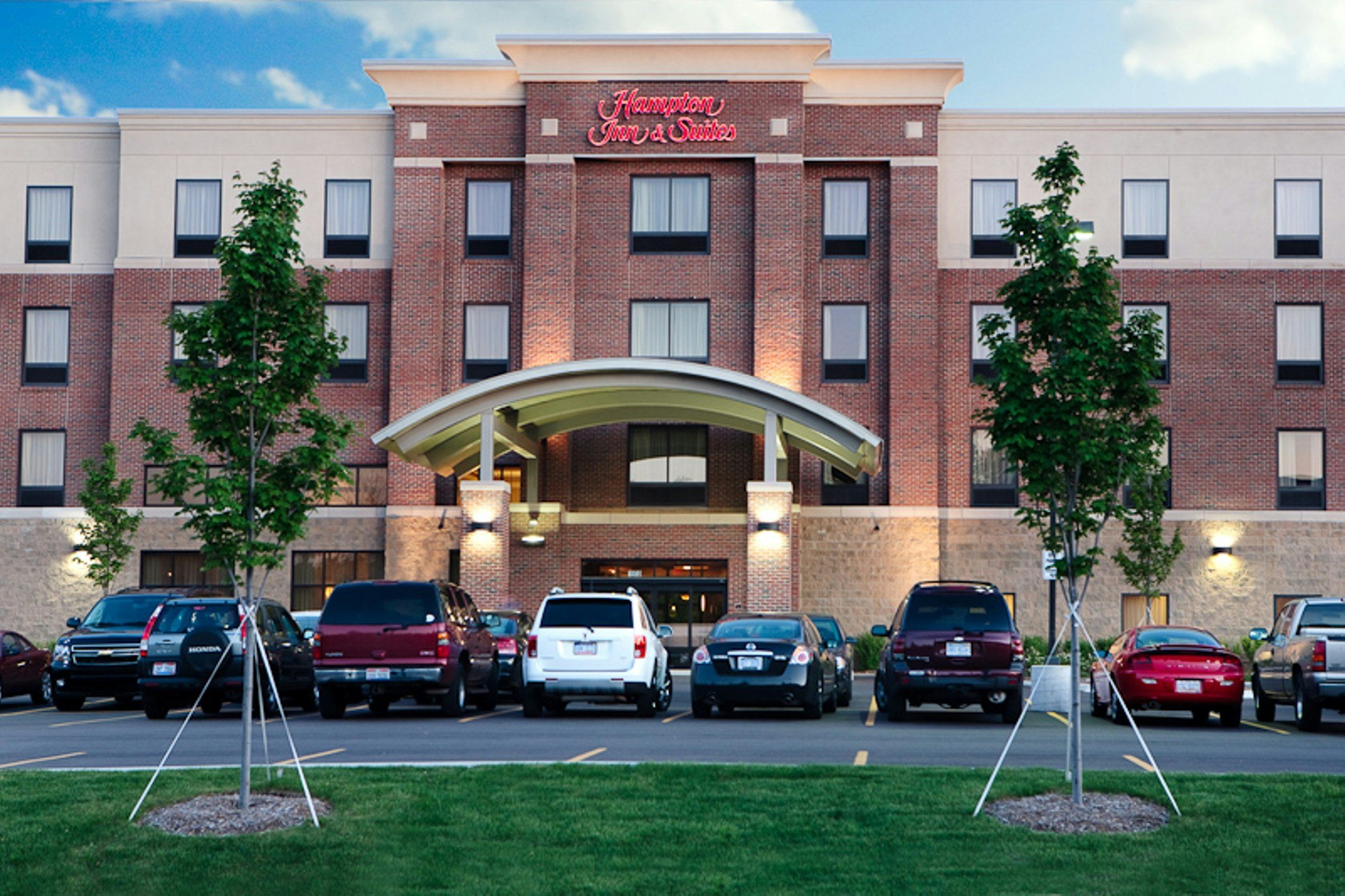 Hampton Inn Suites Detroit Canton 84/89