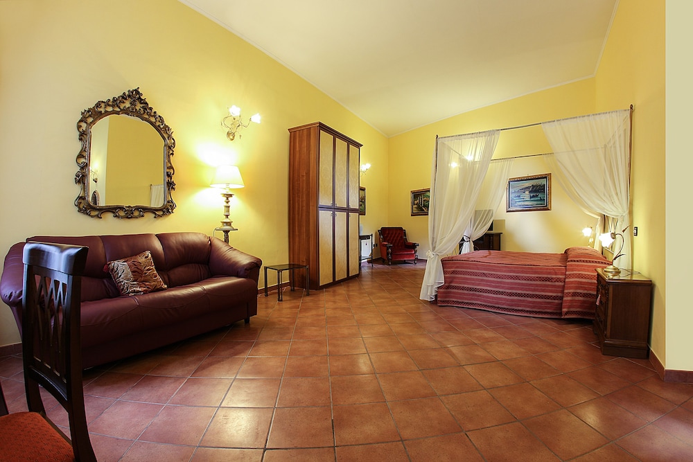 Grand Hotel Capodimonte 37/58
