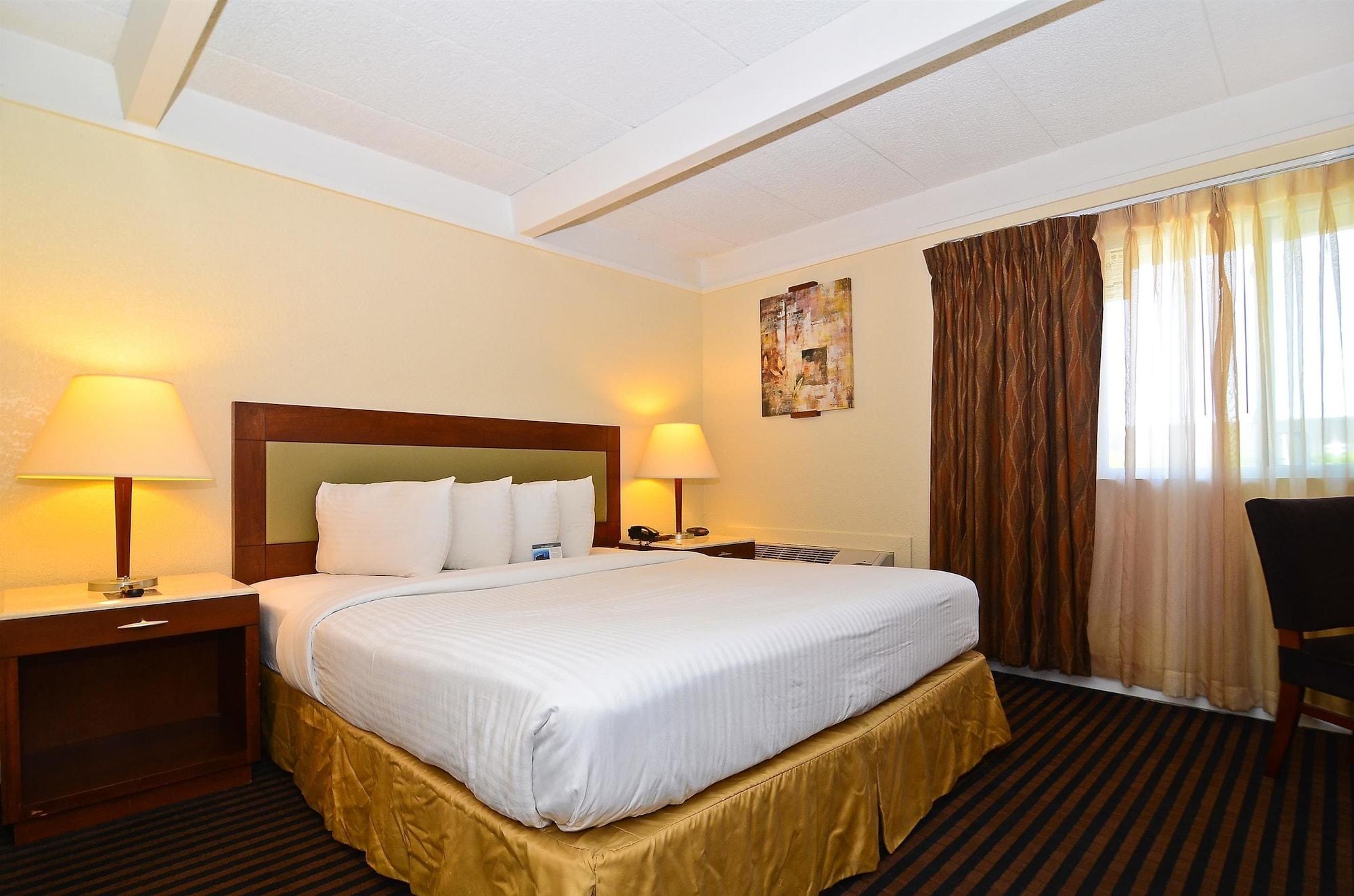 Lexington Inn And Suites-N.W. Chicago/Elgin 11/20
