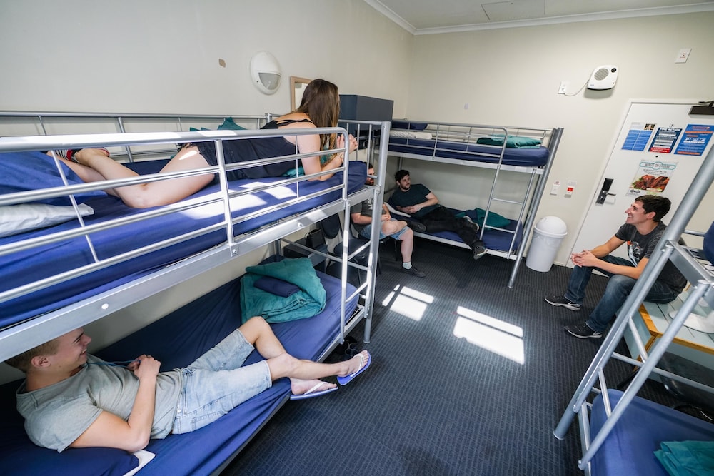 Nomads Capital Backpackers Wellington- Adults only 33/63