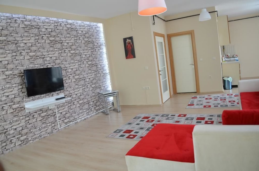 Hill Suites 28/34
