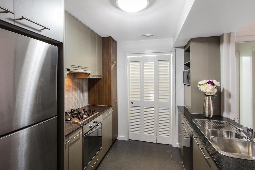 Oaks Brisbane Mews Suites 4/27