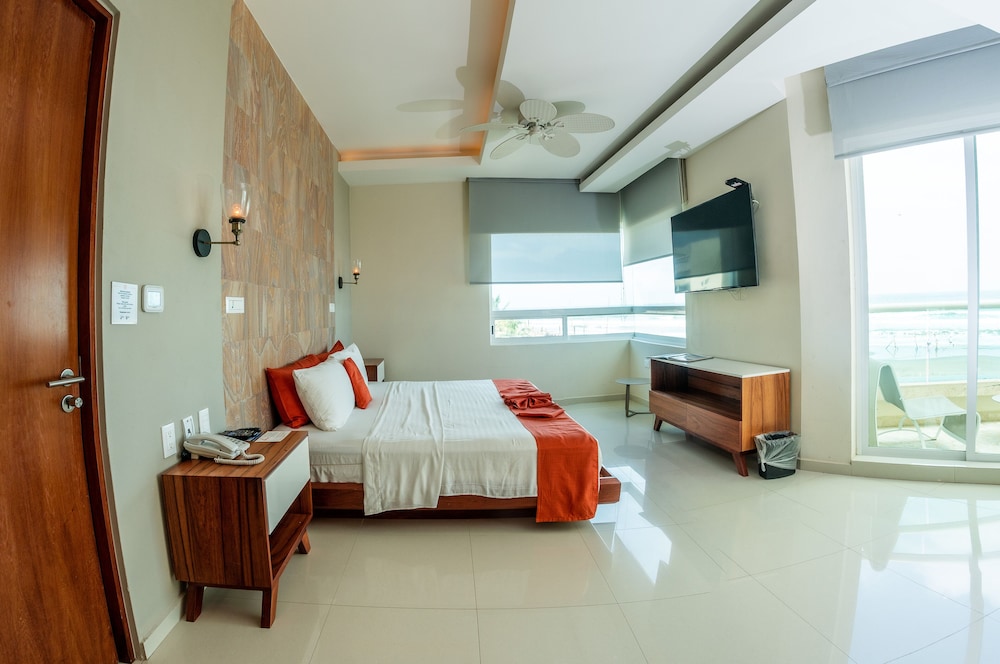 Senior, Suite, King Bed، Artisan Family Hotels & Resort Collection Playa Esmeralda 7/10