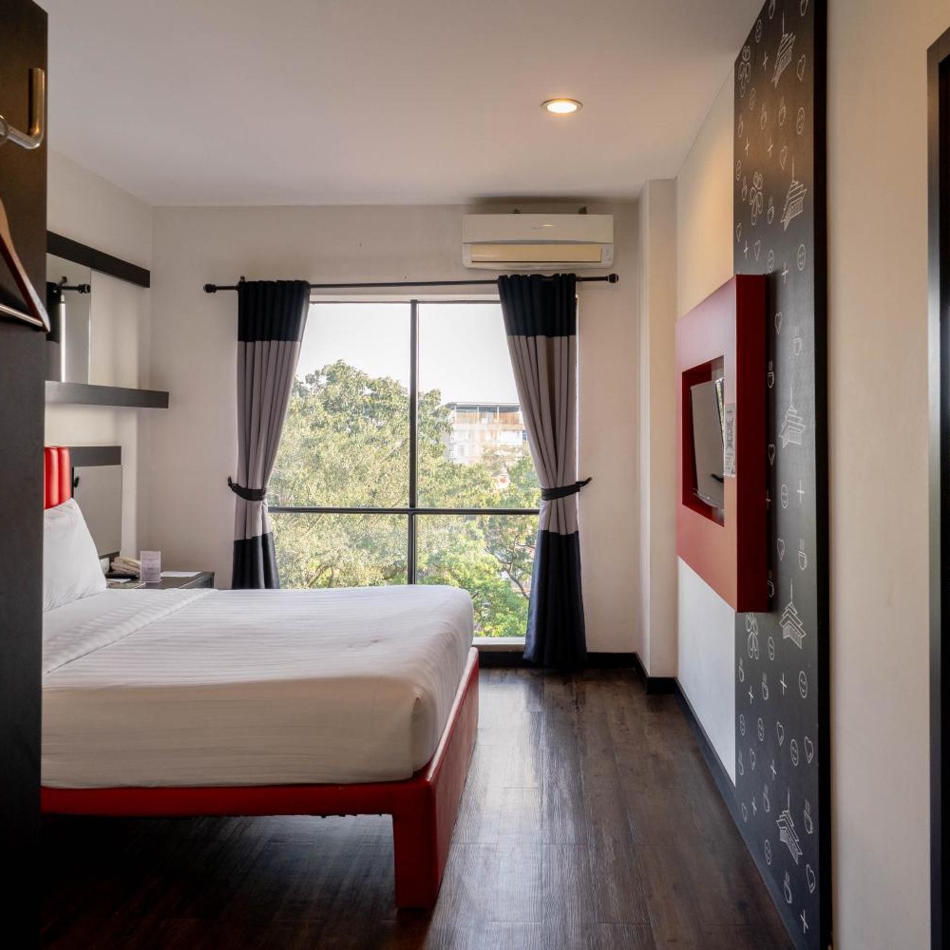 غرفة قياسية بسرير مزدوج، Kalya Hotel Bandung 2/9