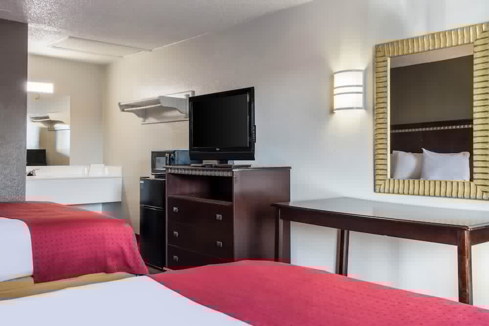 Rodeway Inn Near Hall Of Fame 27/36