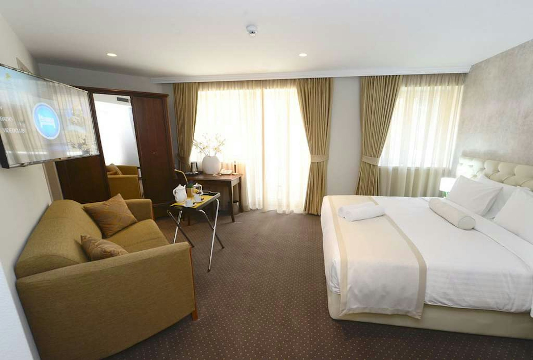 Alexander Square Boutique Hotel 20/55