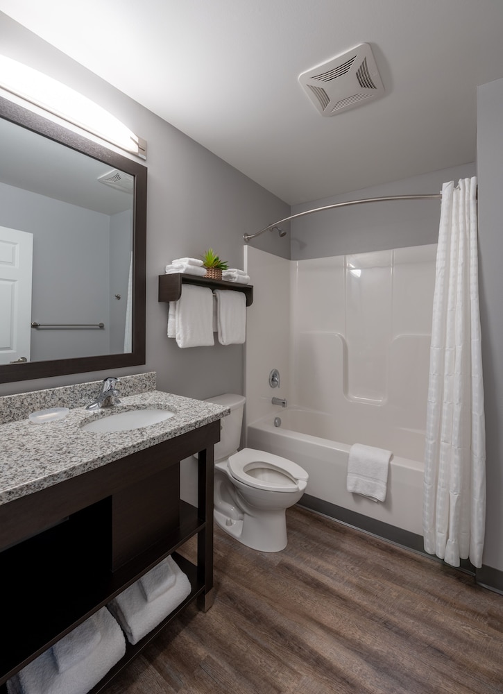 stayAPT Suites Alexandria-Fort Belvoir 12/37