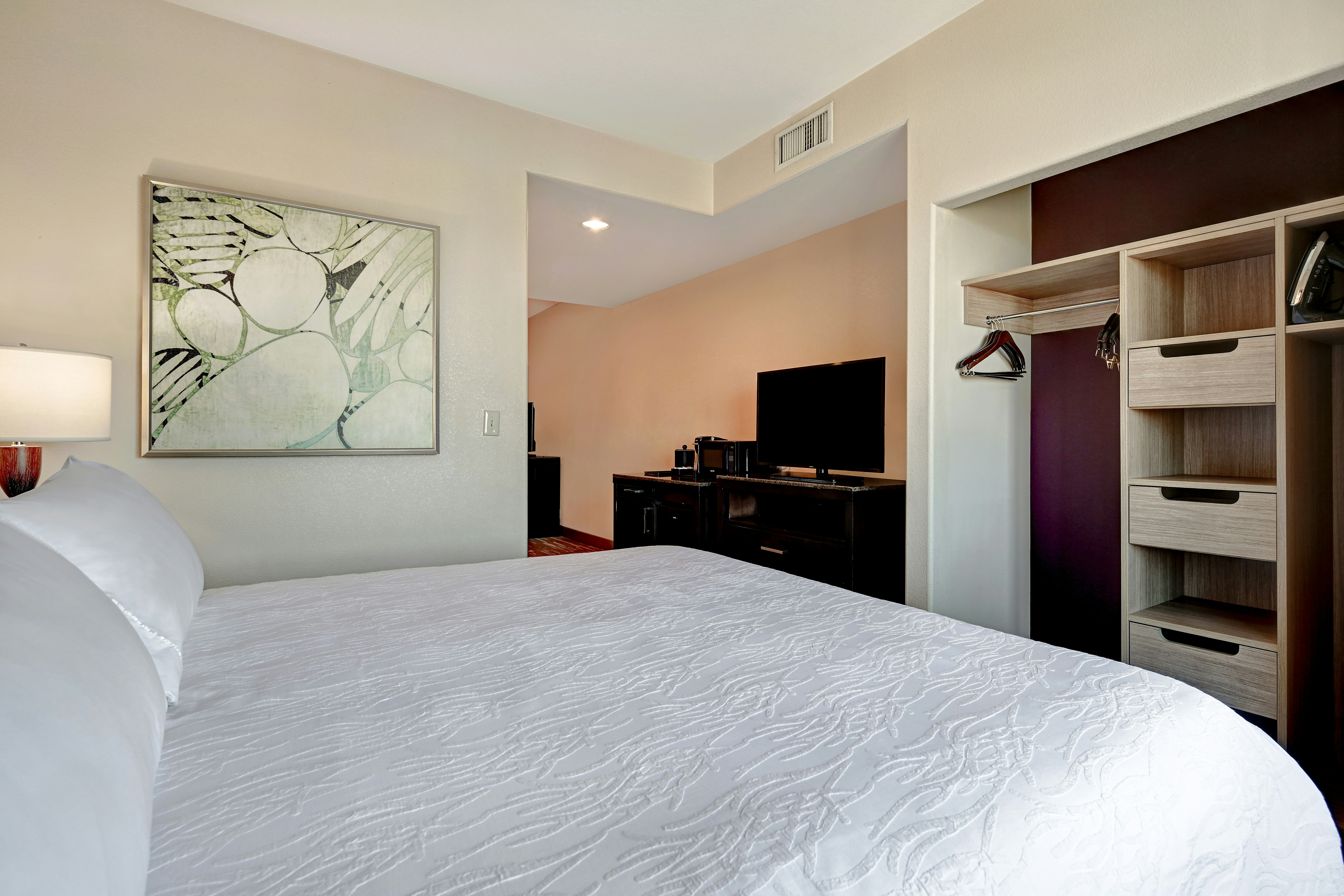 JUNIOR SUITE, KING BED