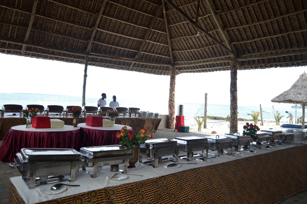 Serene Beach Resort 13/76