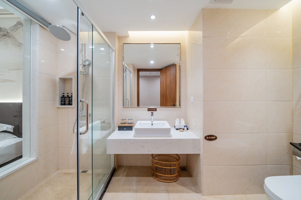 White Swan Guest House (Zhaoqing Hubin) 43/44