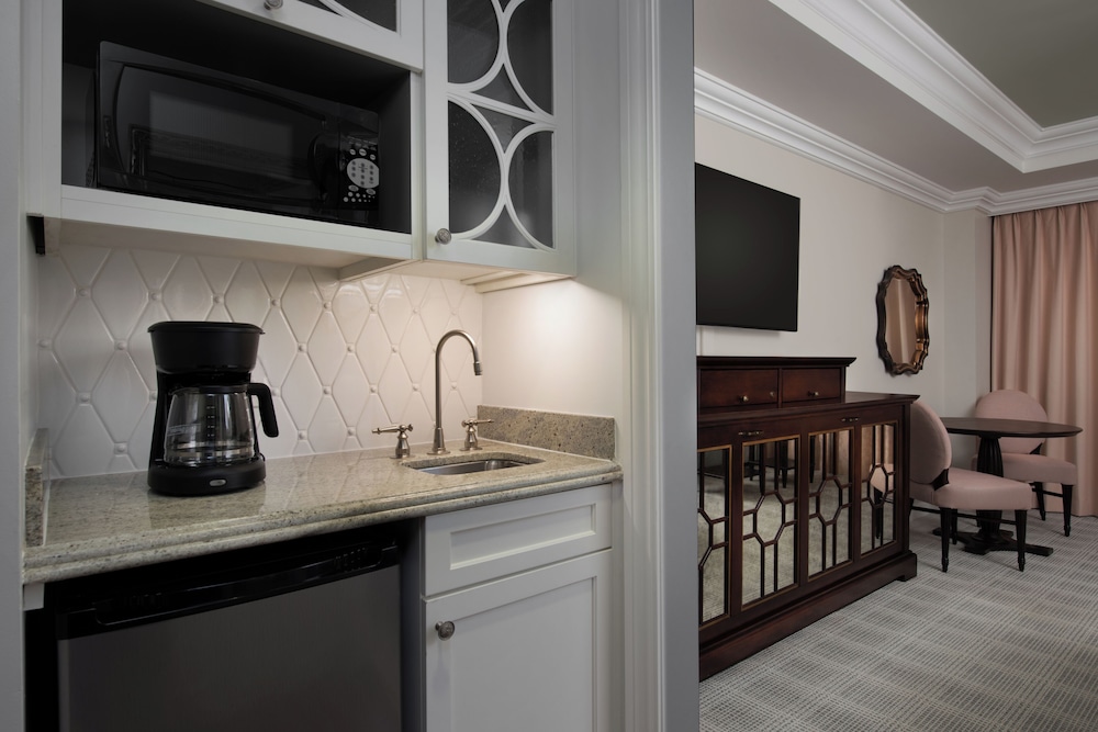 The Villas at Disneys Grand Floridian Resort and Spa 32/45