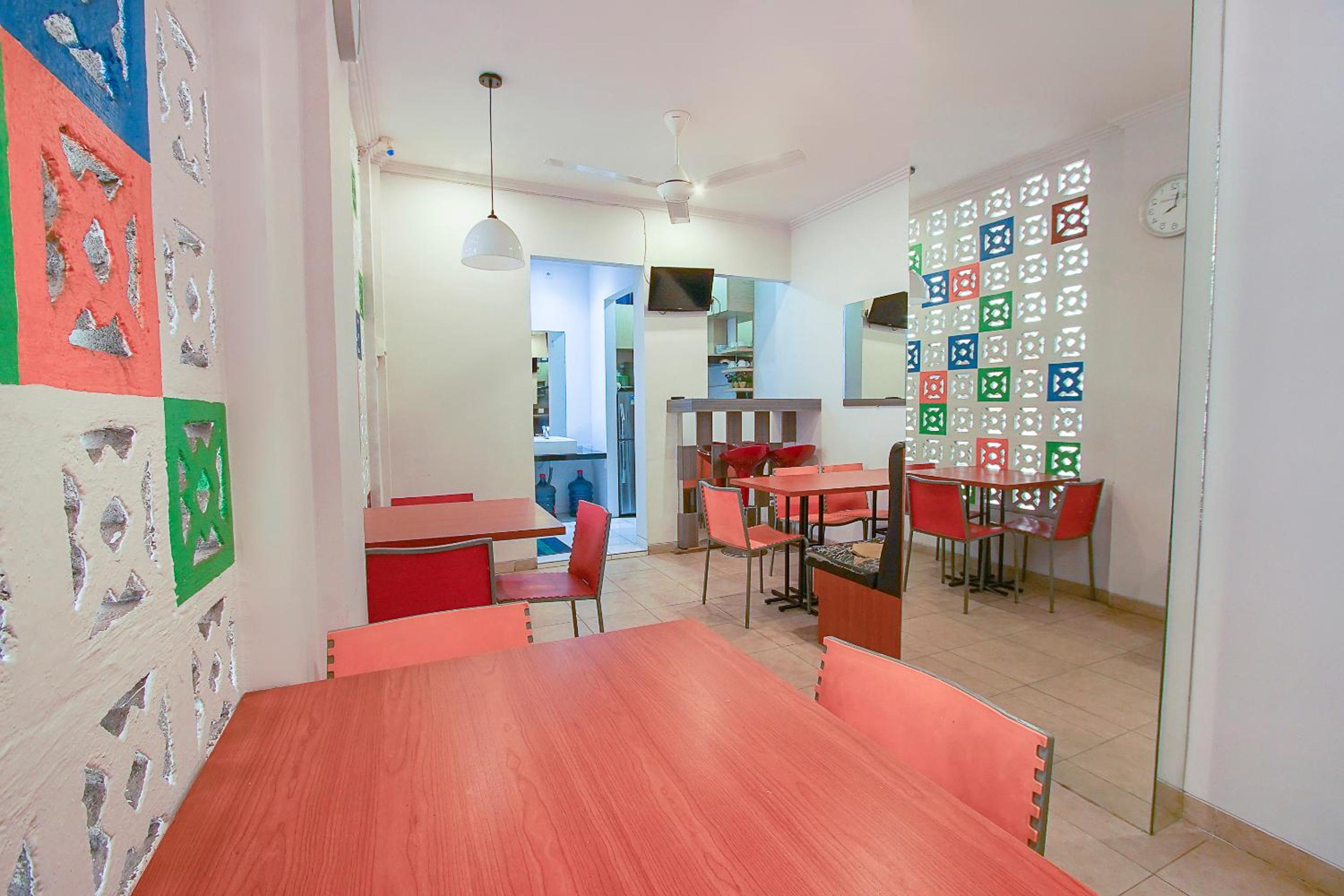 OYO 3808 Fif fa Hotel Kauman 39/56