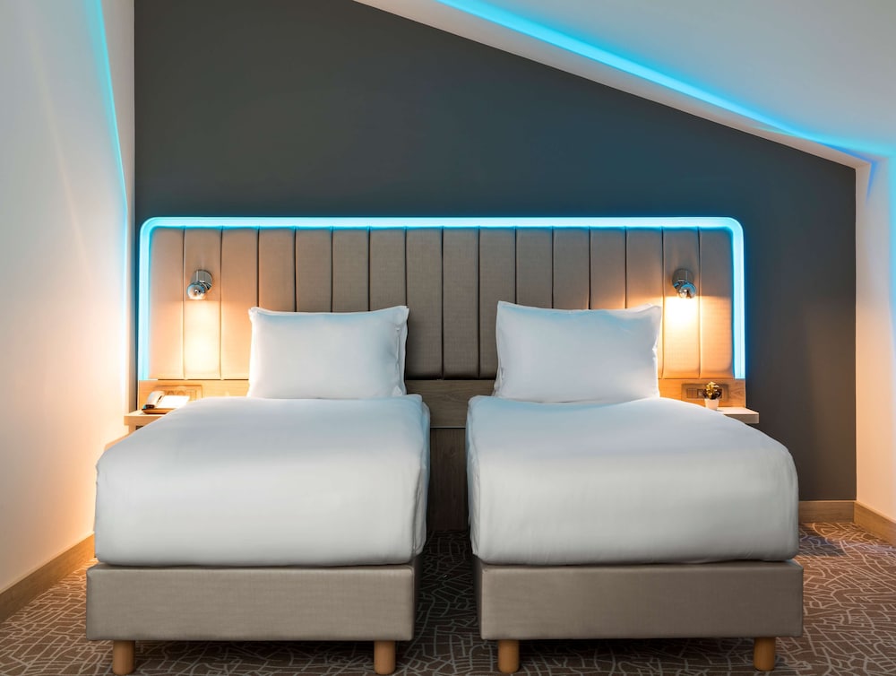 Suite, King Bed, Forest View, Terrace