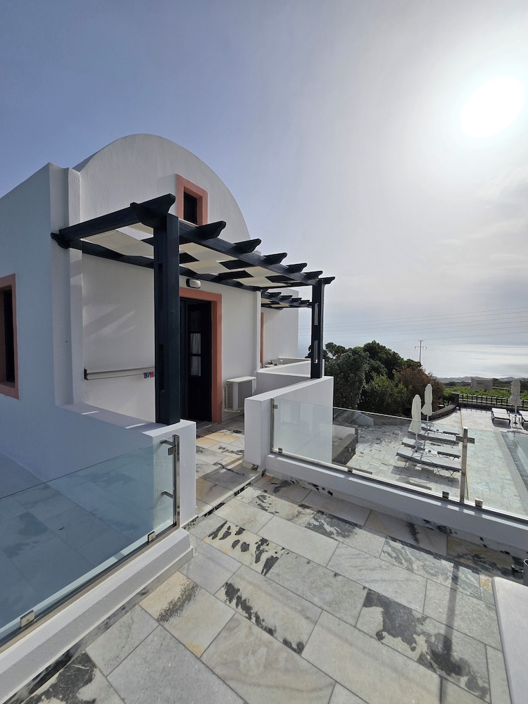 Anthonas Apartments 13/35