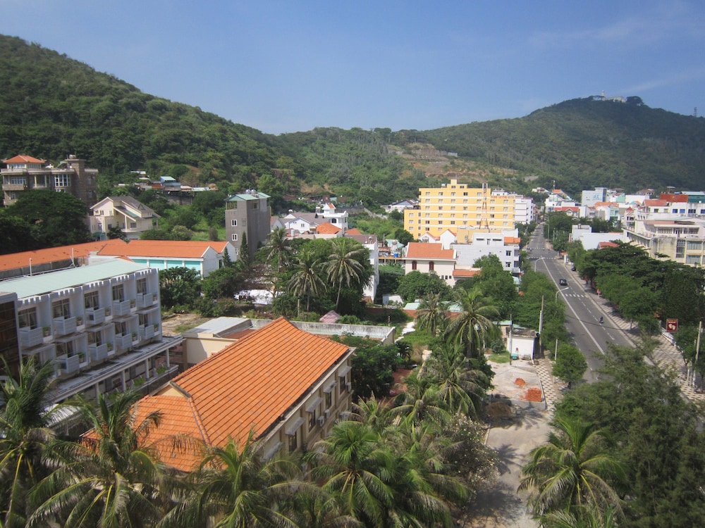 The Coast Hotel 43/47