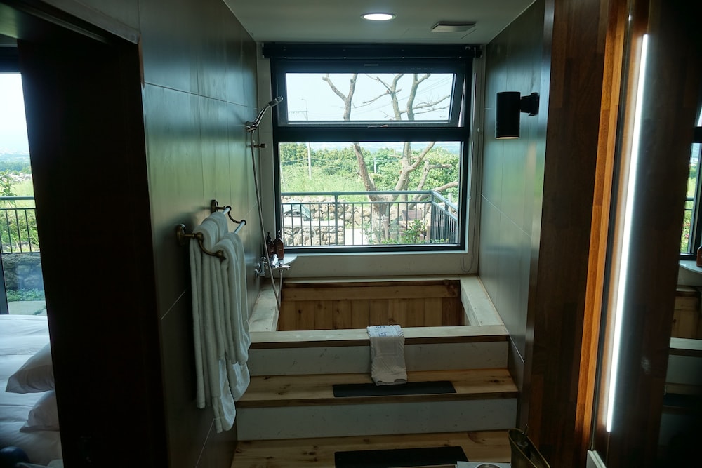 The Jun Pension Jeju 21/42