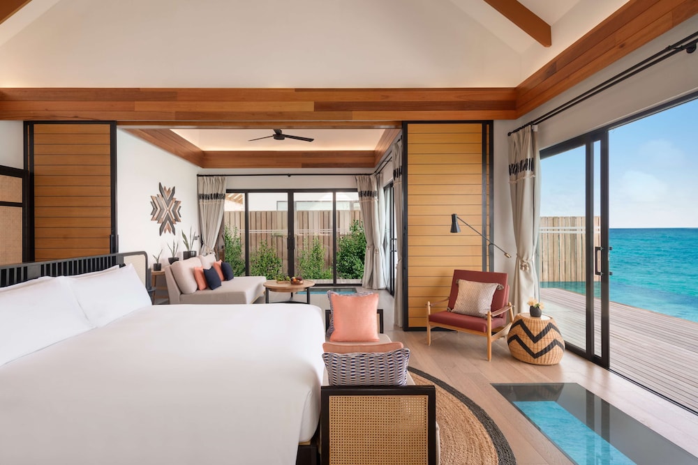 1 Bedroom, Overwater, Suite, King Bed, with Pool
