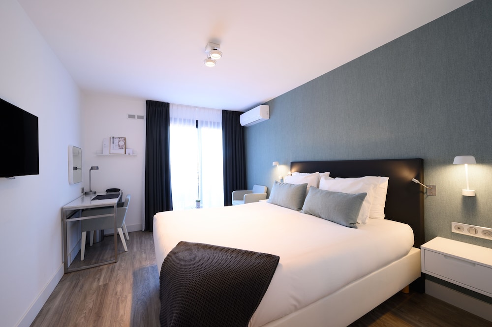 1 Bedroom, Comfort, Double Bed, Hill View