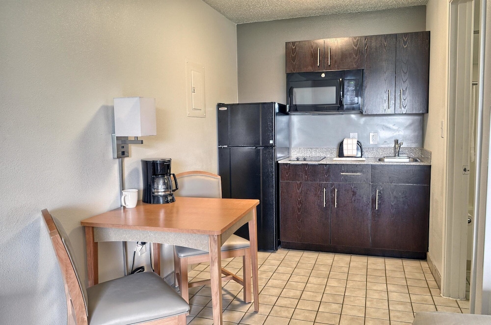 Studio 6 Extended Stay - Pascagoula, MS 31/42