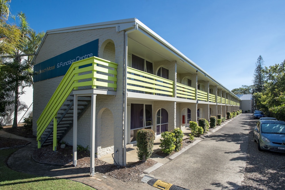 The Beach Motel Hervey Bay 56/72