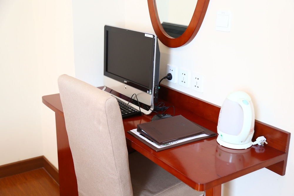 Greentree Inn Beijing Guangmingqiao Express Apartment Hotel 18/23