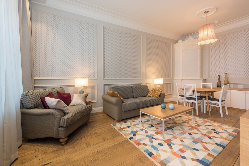Lydia Hotel 46/70