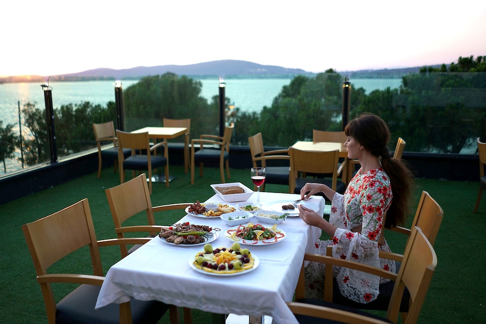 Camlik 87 Hotel Ayvalik 47/63