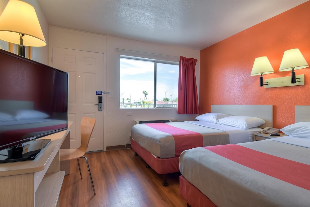 Motel6 Stanton, CA - Anaheim West 21/60