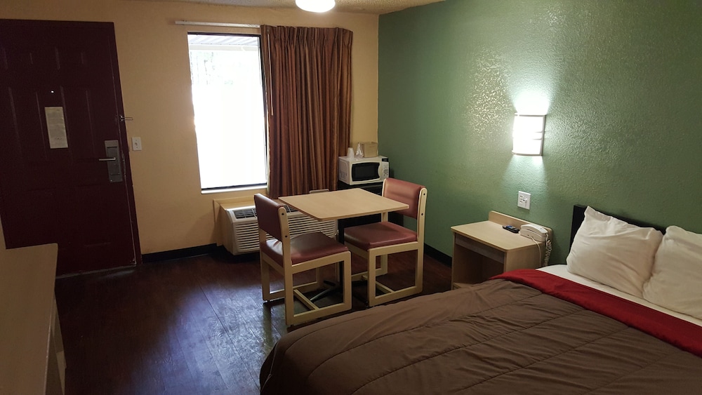 Mentor Home Inn & Suites 29/43