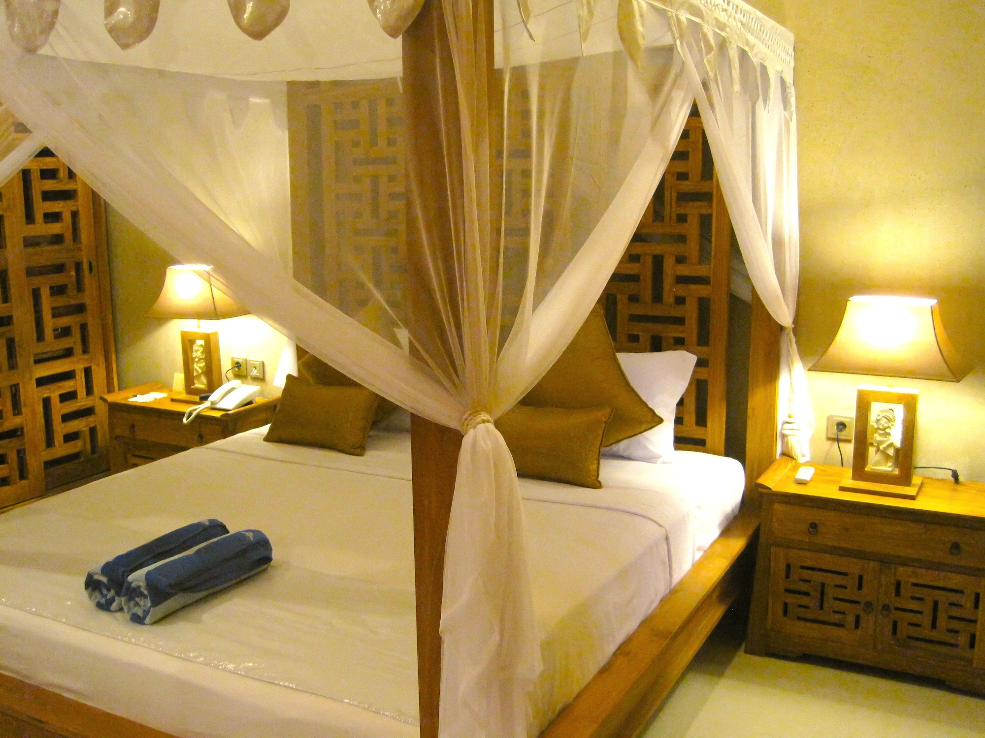 2 BEDROOMS, SUITE