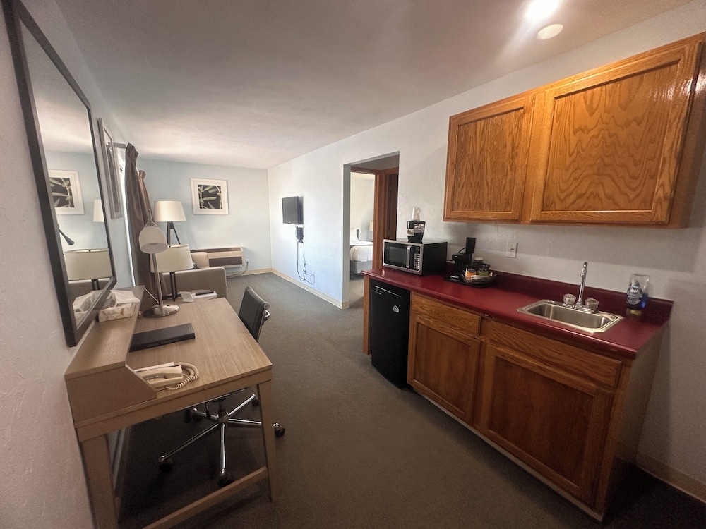 Suite, 2 Double Beds, Sofa, Pictured Rocks Inn & Suites 5/5