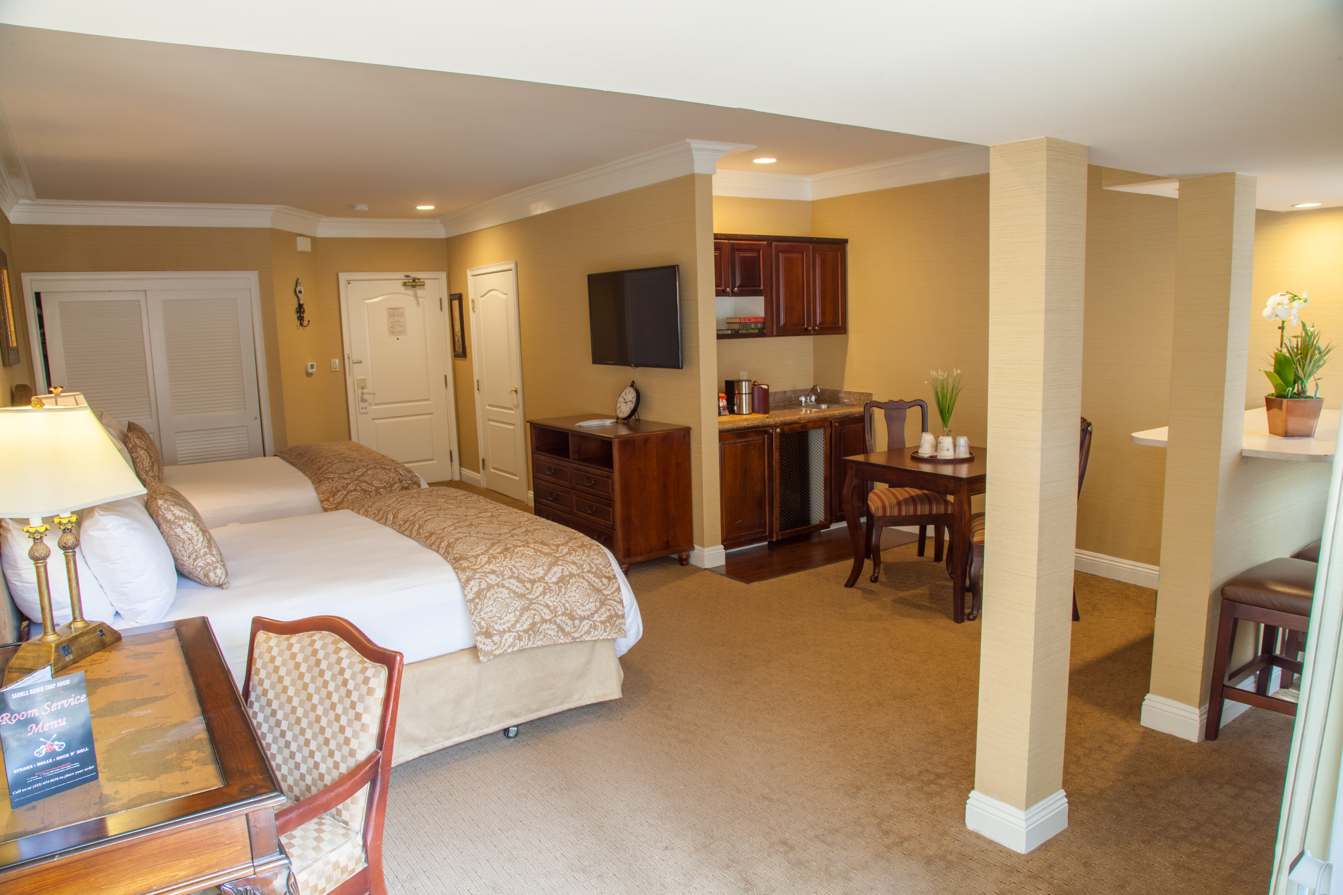Best Western Plus Sunset Plaza Hotel 58/83