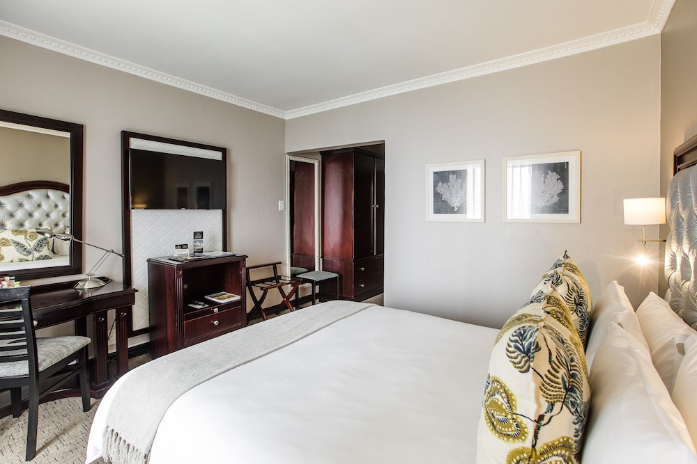Premier Hotel Cape Town 11/82