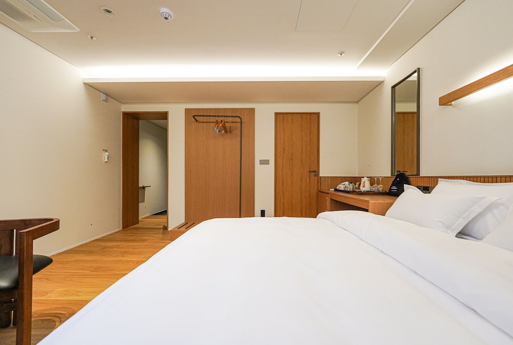 Hotel Ground 27 20/68