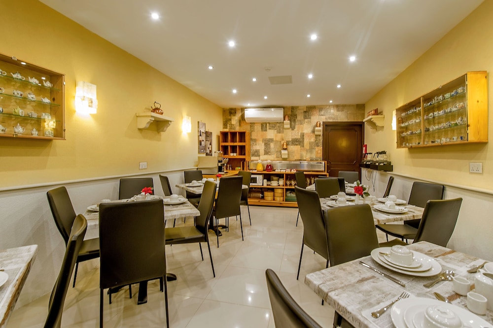 Alborada Aparthotel 32/44