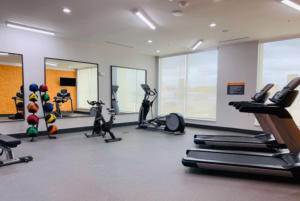 La Quinta Inn & Suites by Wyndham - Red Oak TX IH-35E 10/23