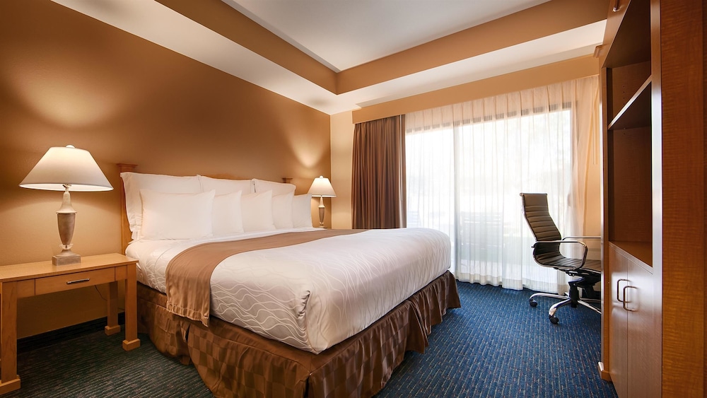 Best Western Plus Palm Desert Resort 12/43