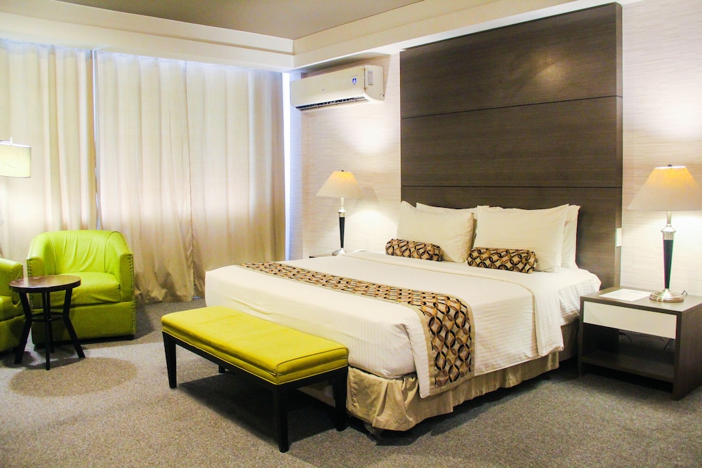 88 Courtyard Hotel 24/52