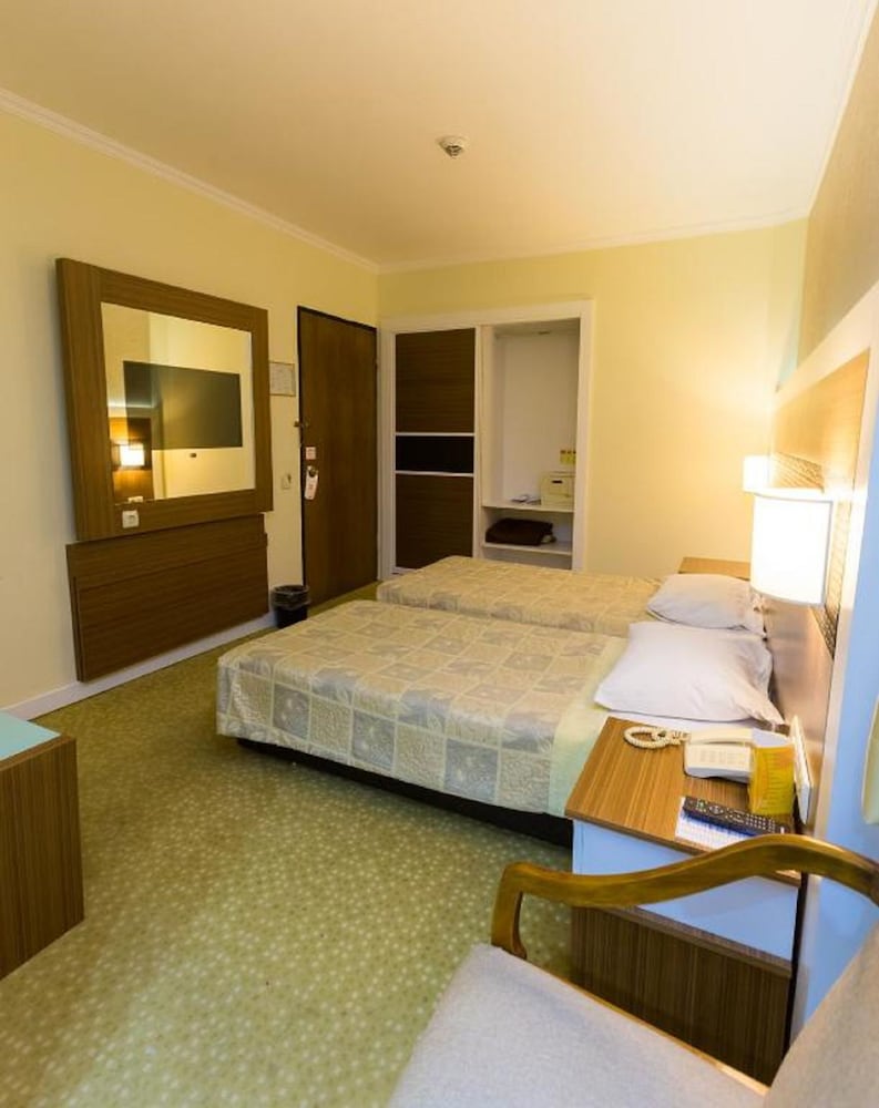 Derici Hotel 20/69