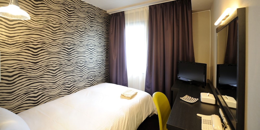 Hotel Eclair Hakata 8/22